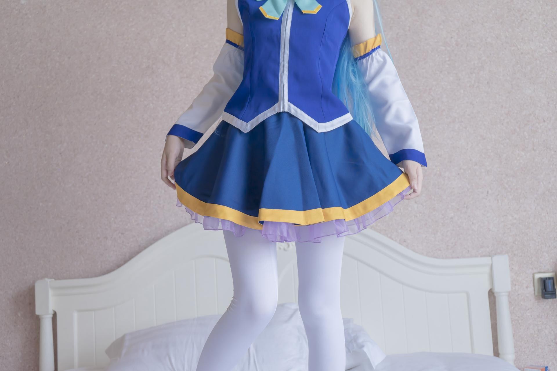 [cosplay] 少女映画 - 阿库娅：翘臀大尺度露点角色还原 80P