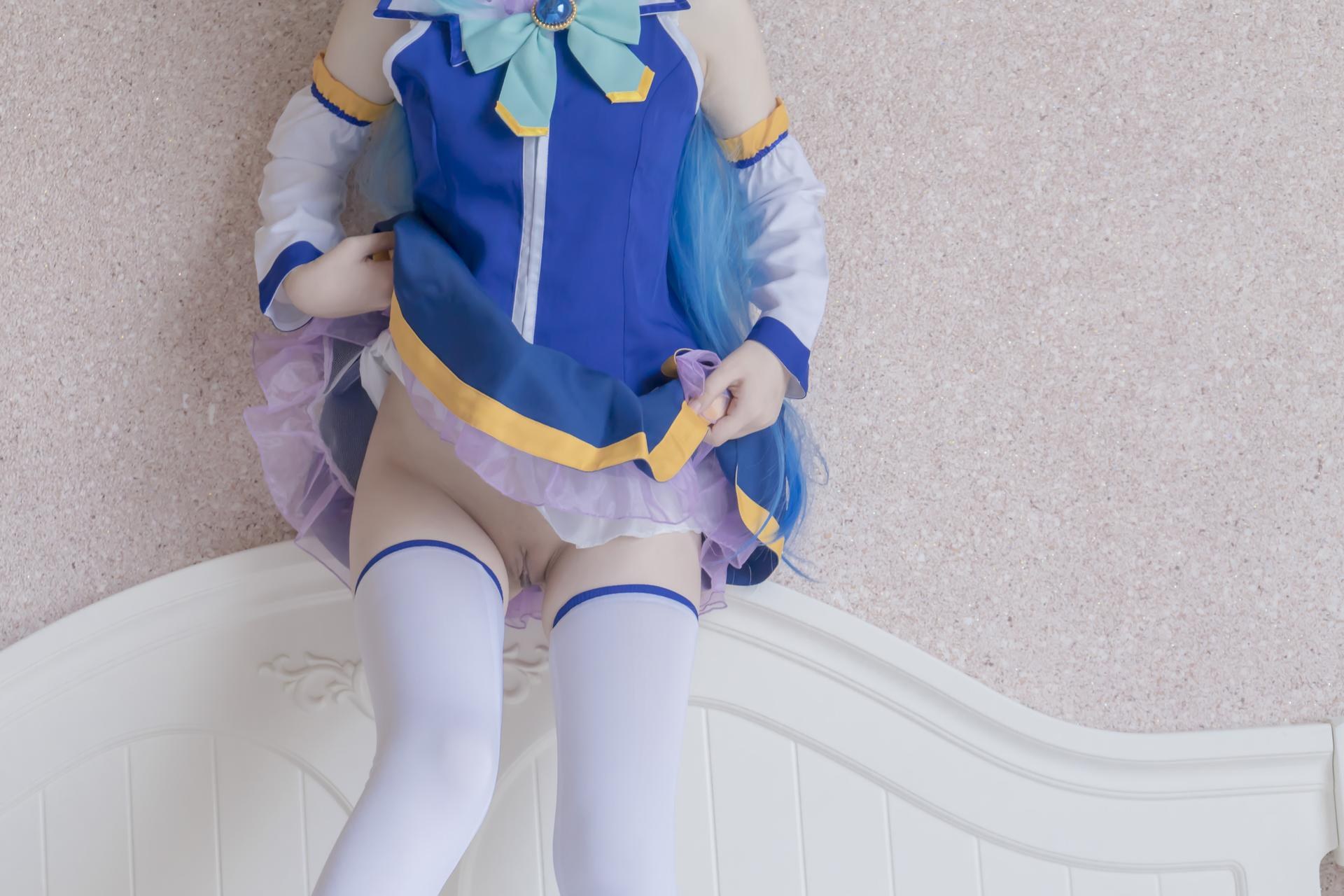 [cosplay] 少女映画 - 阿库娅：翘臀大尺度露点角色还原 80P