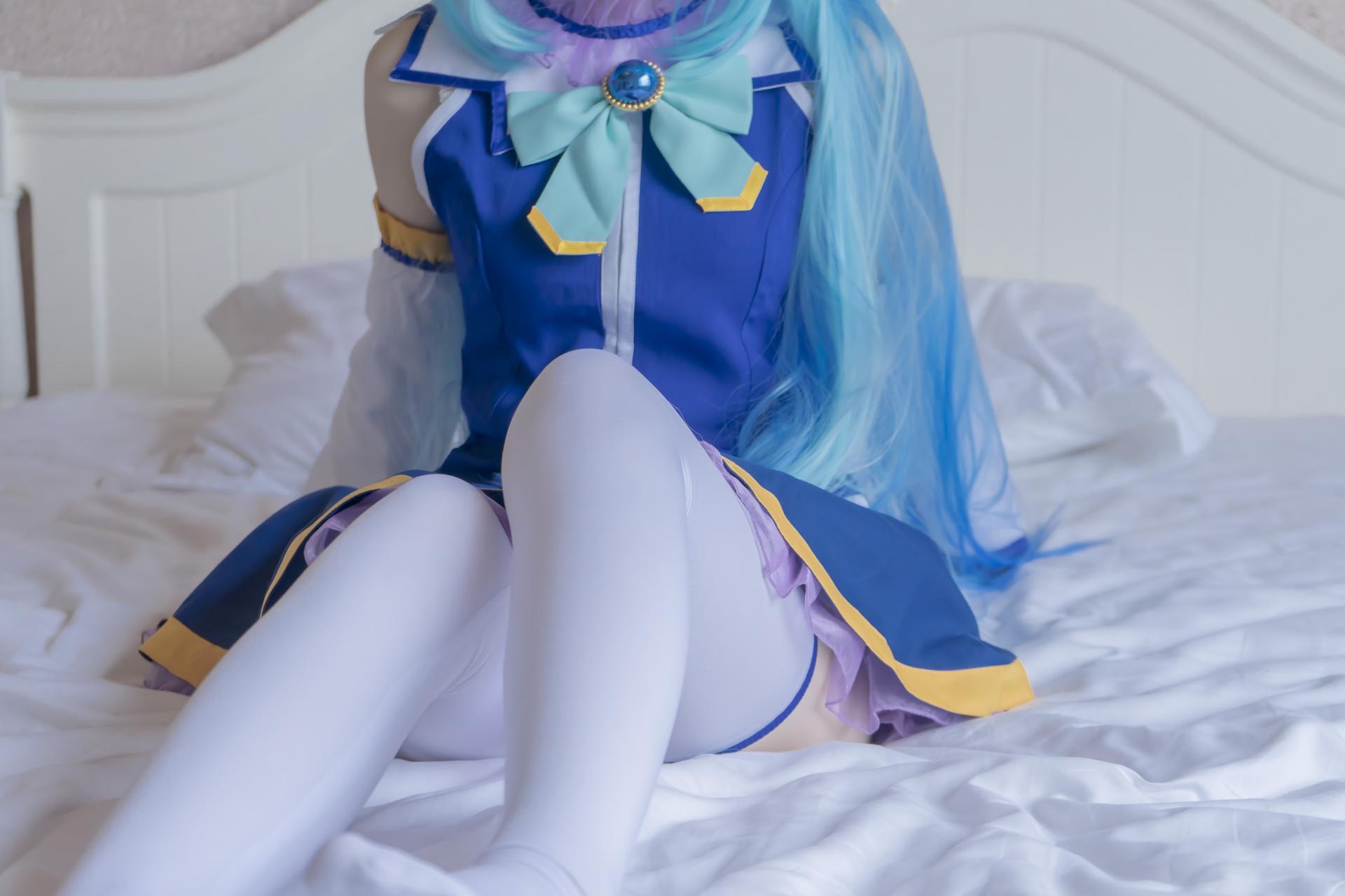 [cosplay] 少女映画 - 阿库娅：翘臀大尺度露点角色还原 80P