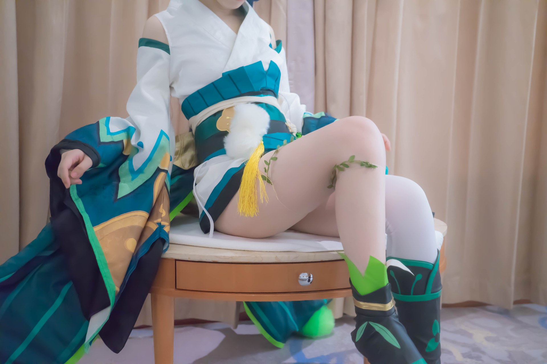 [cosplay] 少女映画 - 阴阳师 萤草：翘臀白丝露穴大尺度角色还原 91P1V