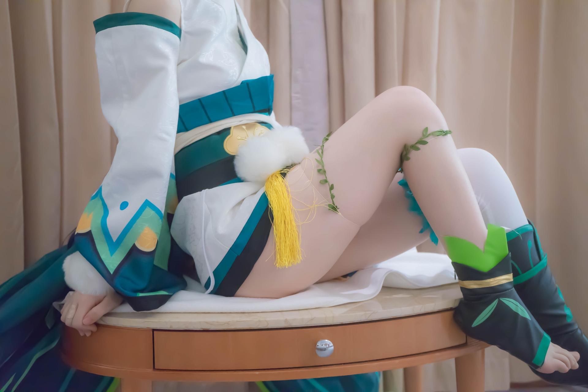 [cosplay] 少女映画 - 阴阳师 萤草：翘臀白丝露穴大尺度角色还原 91P1V