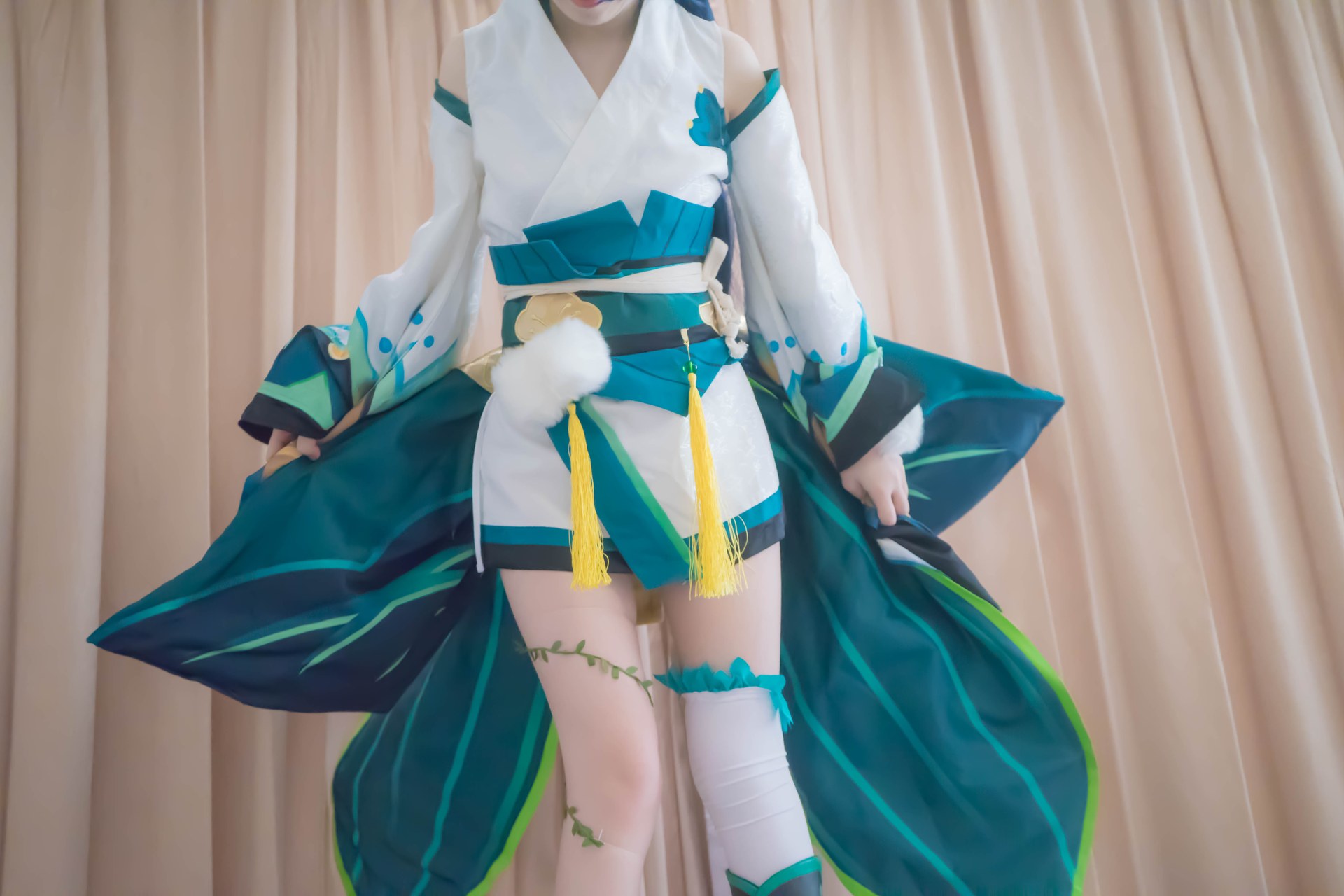 [cosplay] 少女映画 - 阴阳师 萤草：翘臀白丝露穴大尺度角色还原 91P1V