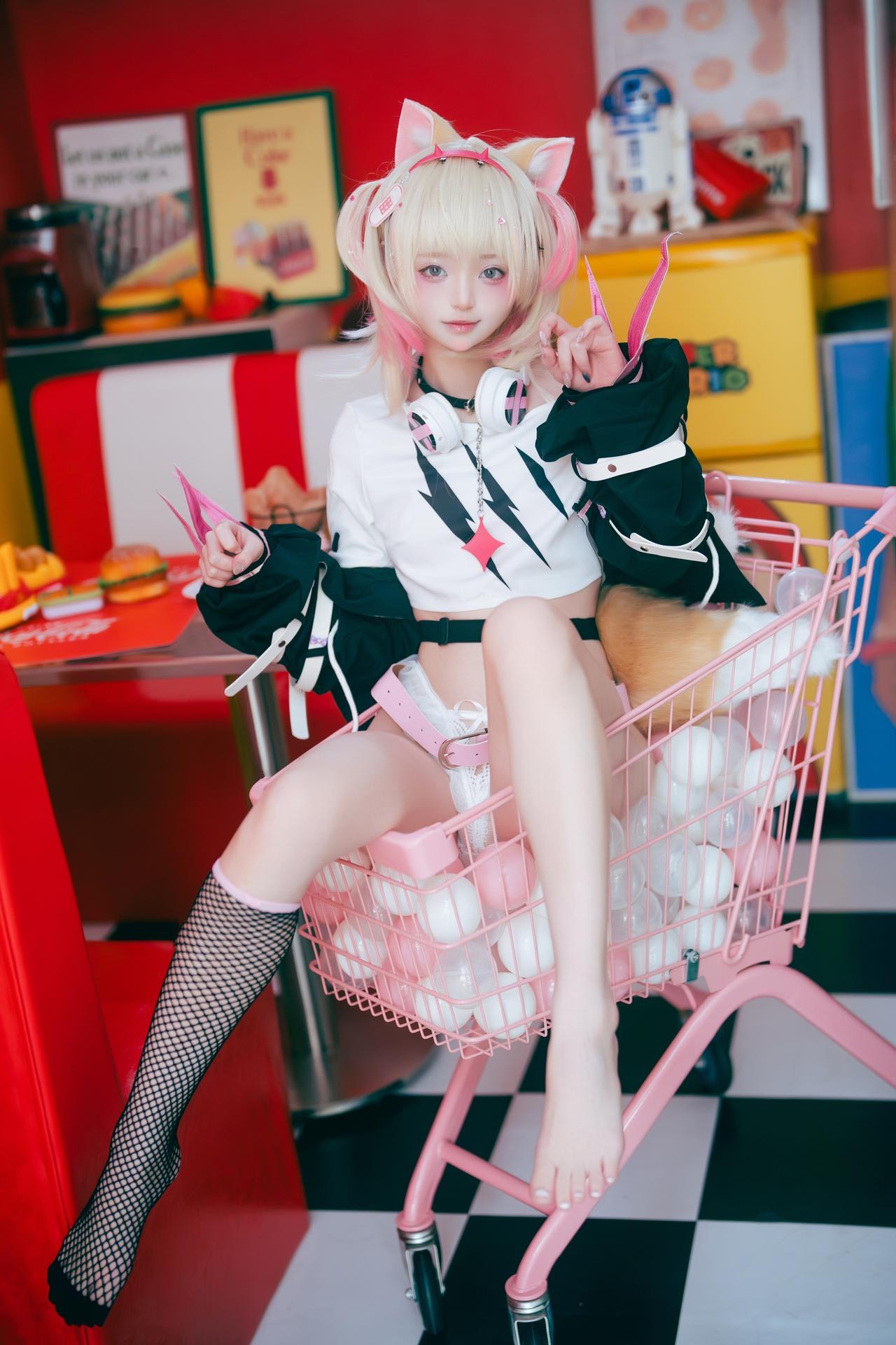 [Cosplay] Irisuare( - Red White Kemonomimi Video 23P1V