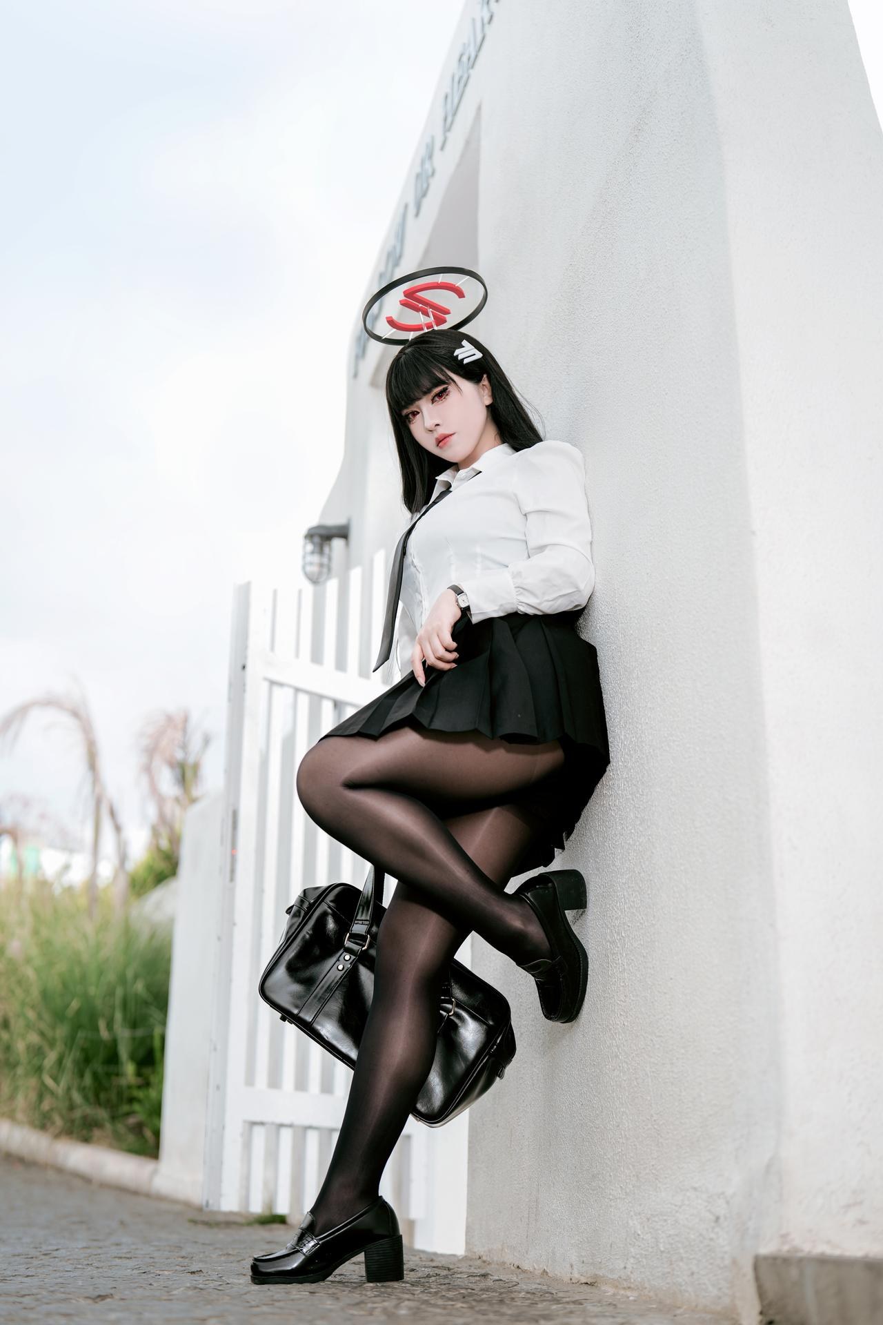 [cosplay] 半半子 - 蔚藍檔案 調月莉音：竞泳美腿大尺度 64P5V