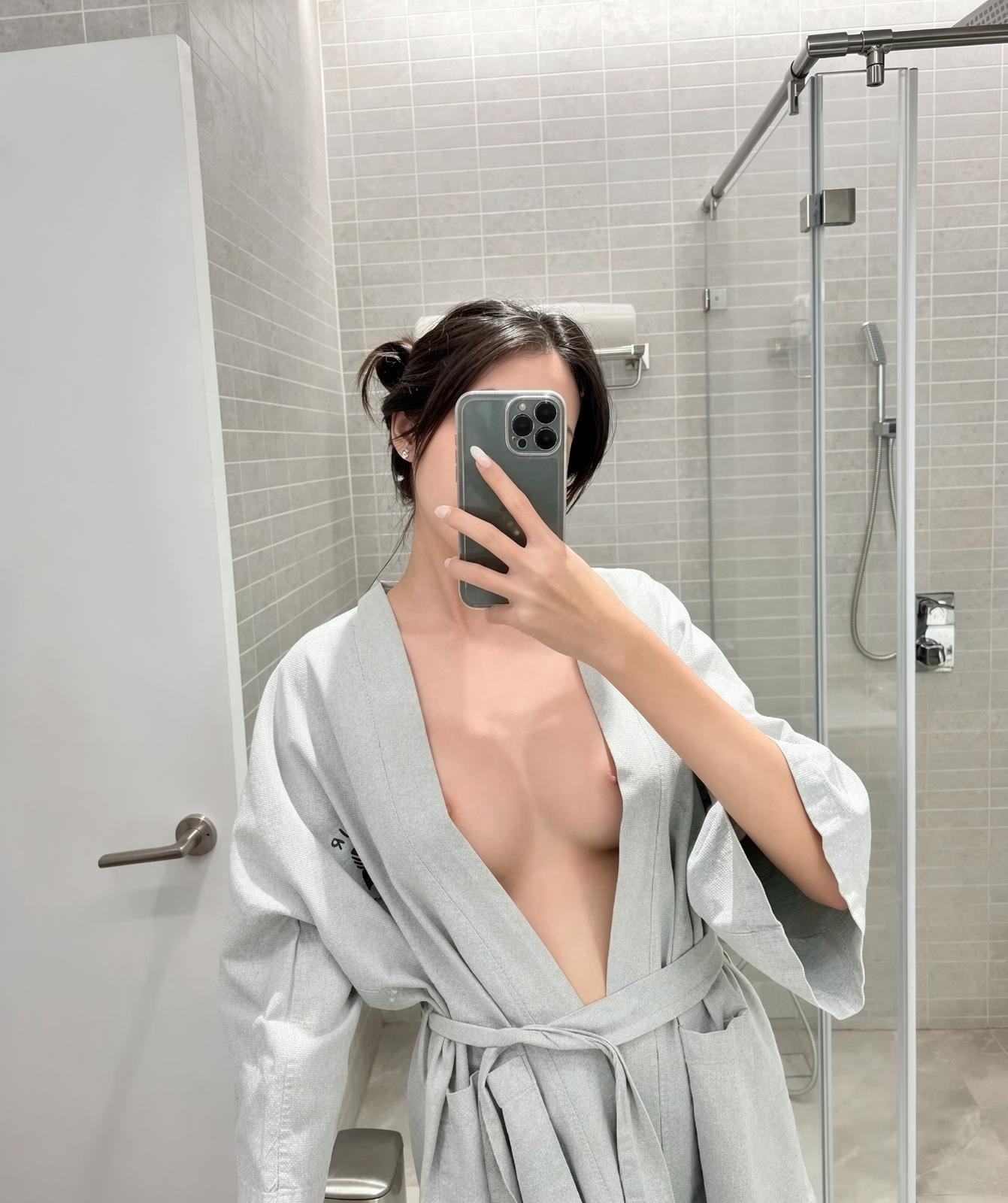 [私房] 清儿 - 美臀人前露出：白虎美腿影片 239P105V