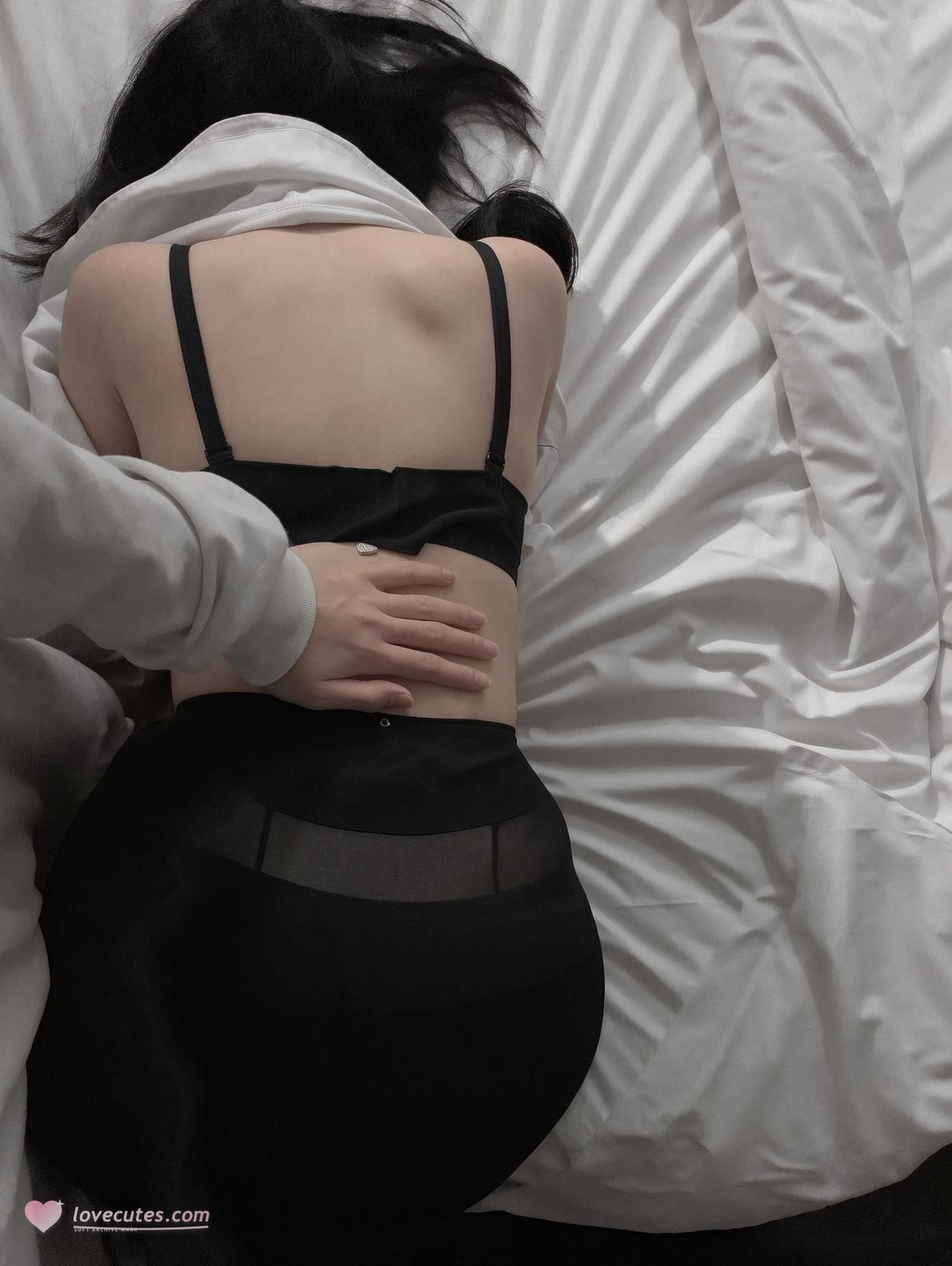 [私房] Dxiansheng - 白虎福利姬私拍：床拍视频 56P10V